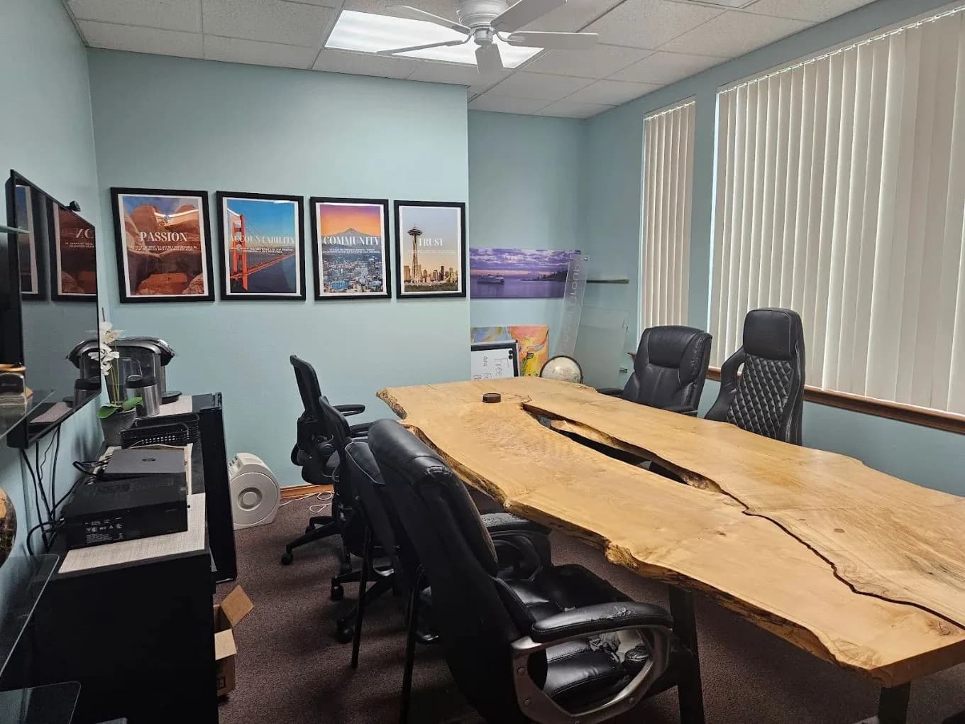 Client meeting room at the Maris & Associates CPAs office